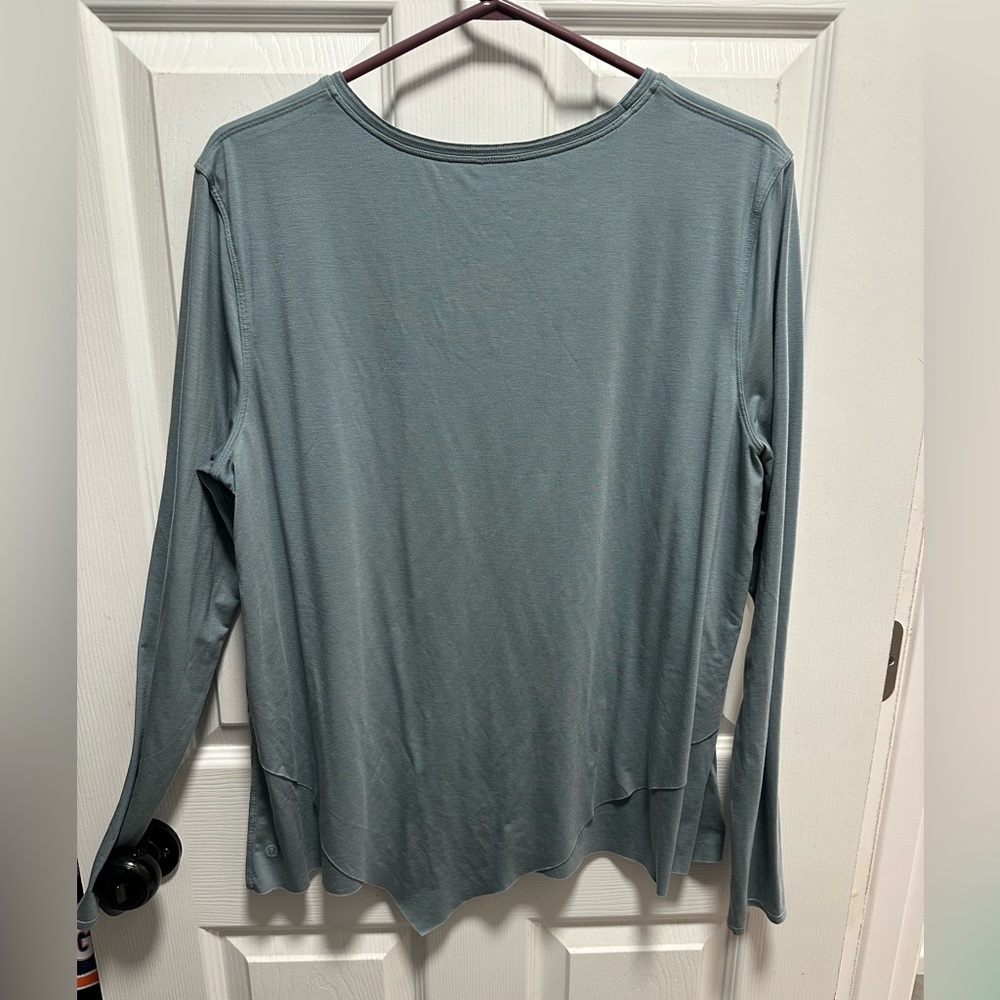 Lululemon Sweetest Day Long Sleeve
*Tencel Blue Cast sz 12 - Picture 6 of 7